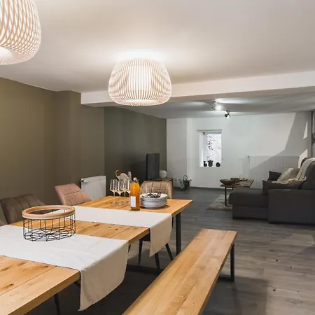 Hissla Le Schlupf & La Perle Apartmán *