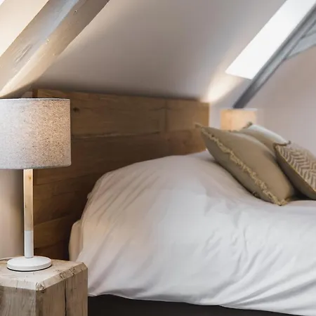 Hissla Le Schlupf & La Perle