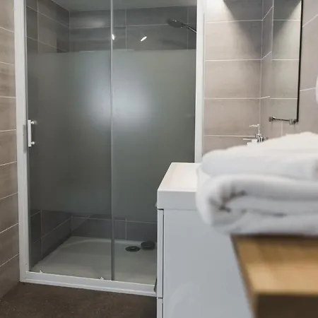 Hissla Le Schlupf & La Perle