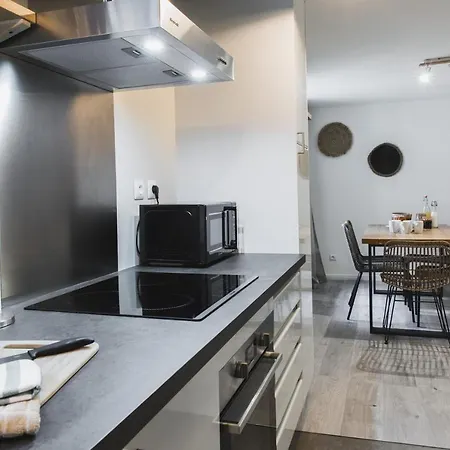 Hissla Le Schlupf & La Perle